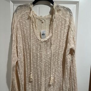 En creme sweater from Buckle NWT Beige